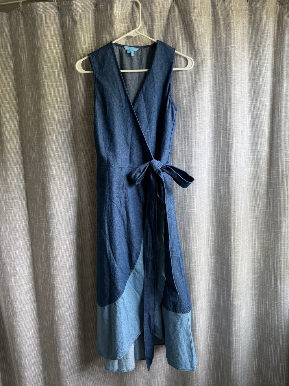 Draper James Two-Tone Chambray Wrap Dress - Dark Blue & Light Blue